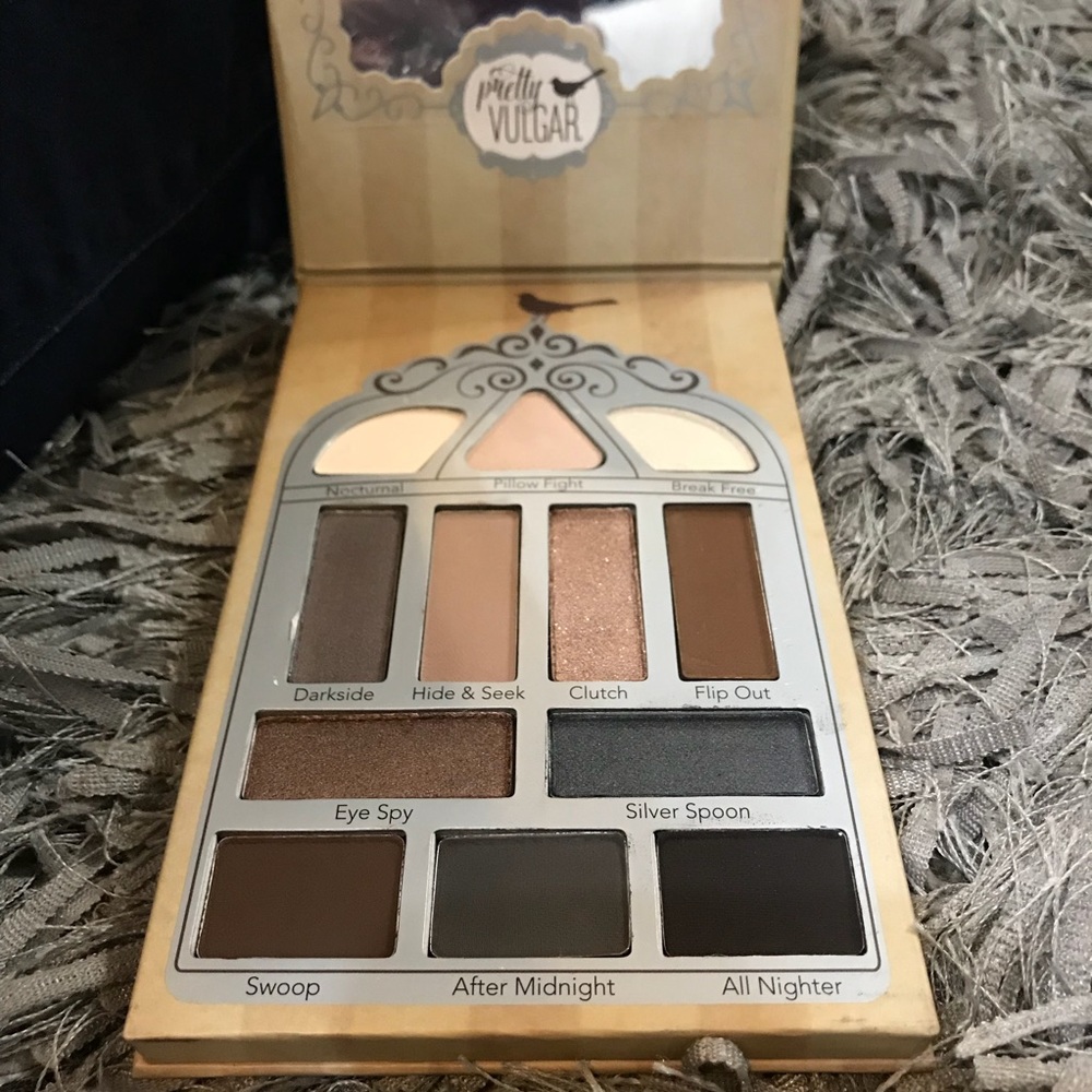 Pretty Vulgar Nightingale Eyeshadow Palette 🎨